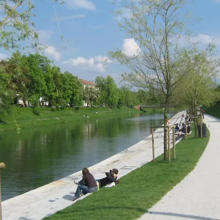 Riverside Ljubljanica With Private Parking Appartamento Lubiana
